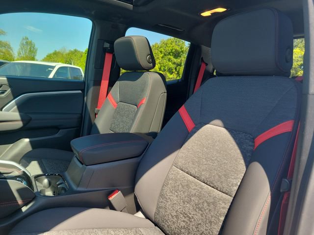 Used 2024 Chevrolet Colorado Z71 w/ Z71 Convenience Package 2 image 13