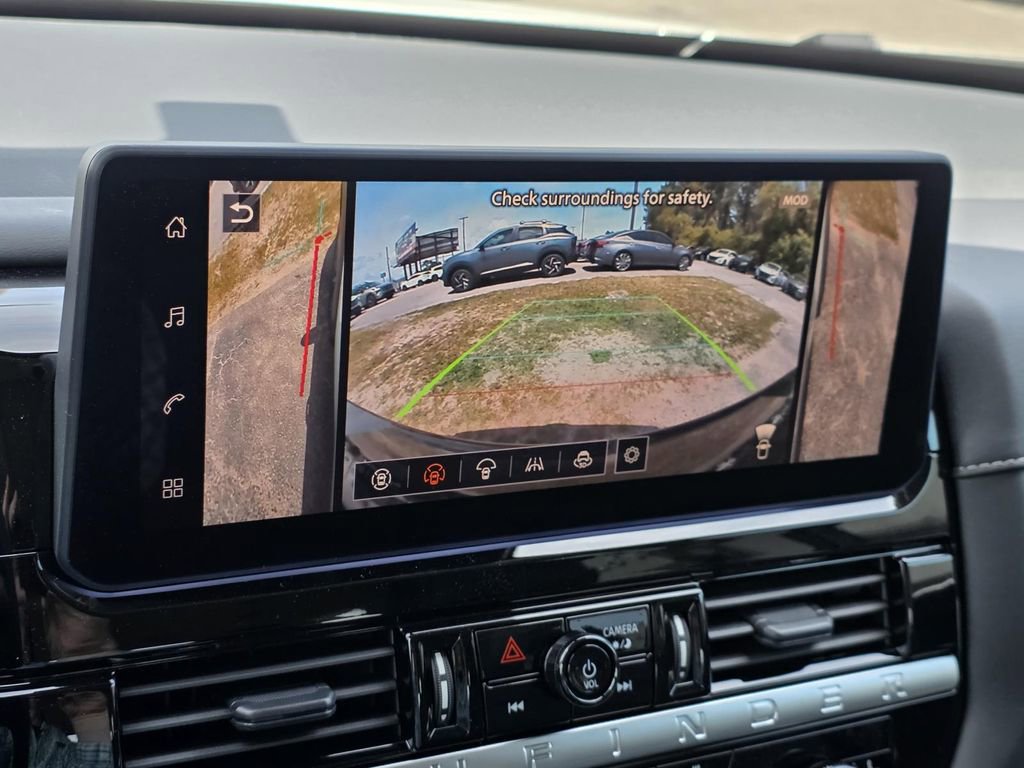 New 2026 Nissan Pathfinder SL image 17