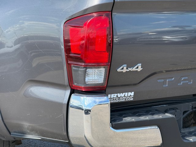 Used 2021 Toyota Tacoma SR5 AWD/4WD image 26