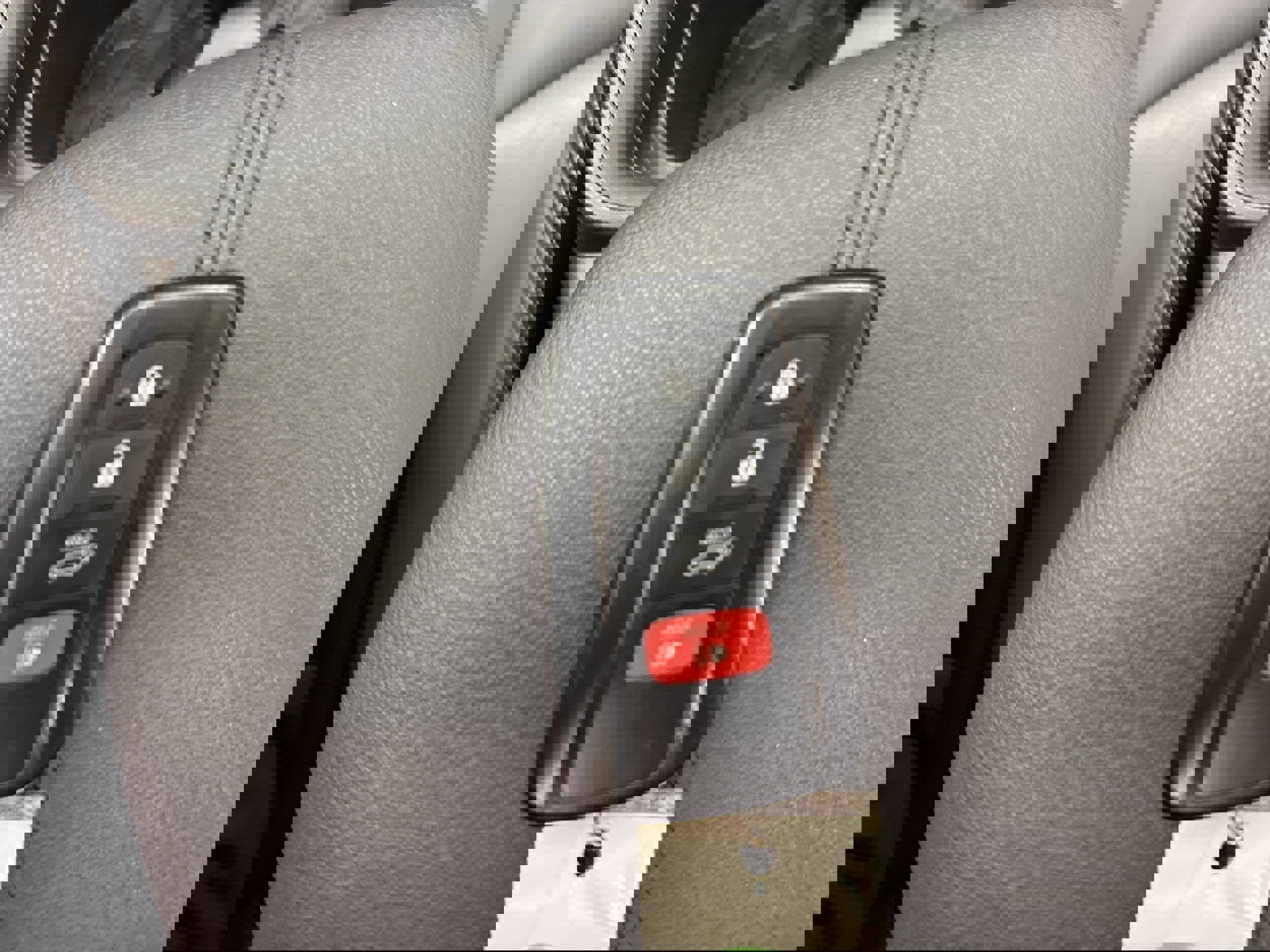 Used 2021 Toyota RAV4 XLE Premium image 34