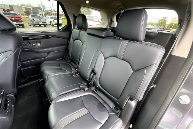 Certified 2023 Honda Pilot Touring image 18