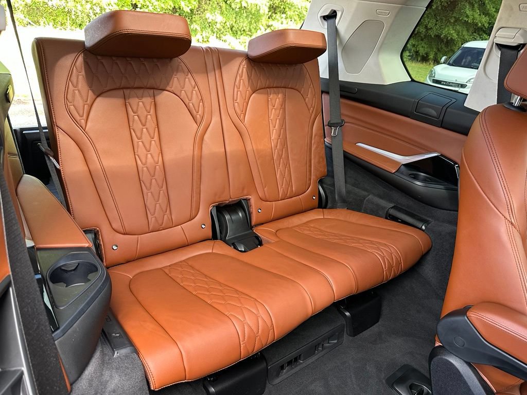 Used 2023 BMW X7 xDrive40i w/ Premium Package AWD/4WD image 29