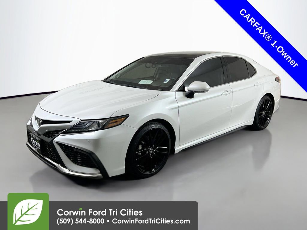 Used 2024 Toyota Camry XSE w/ Navigation Package image 5