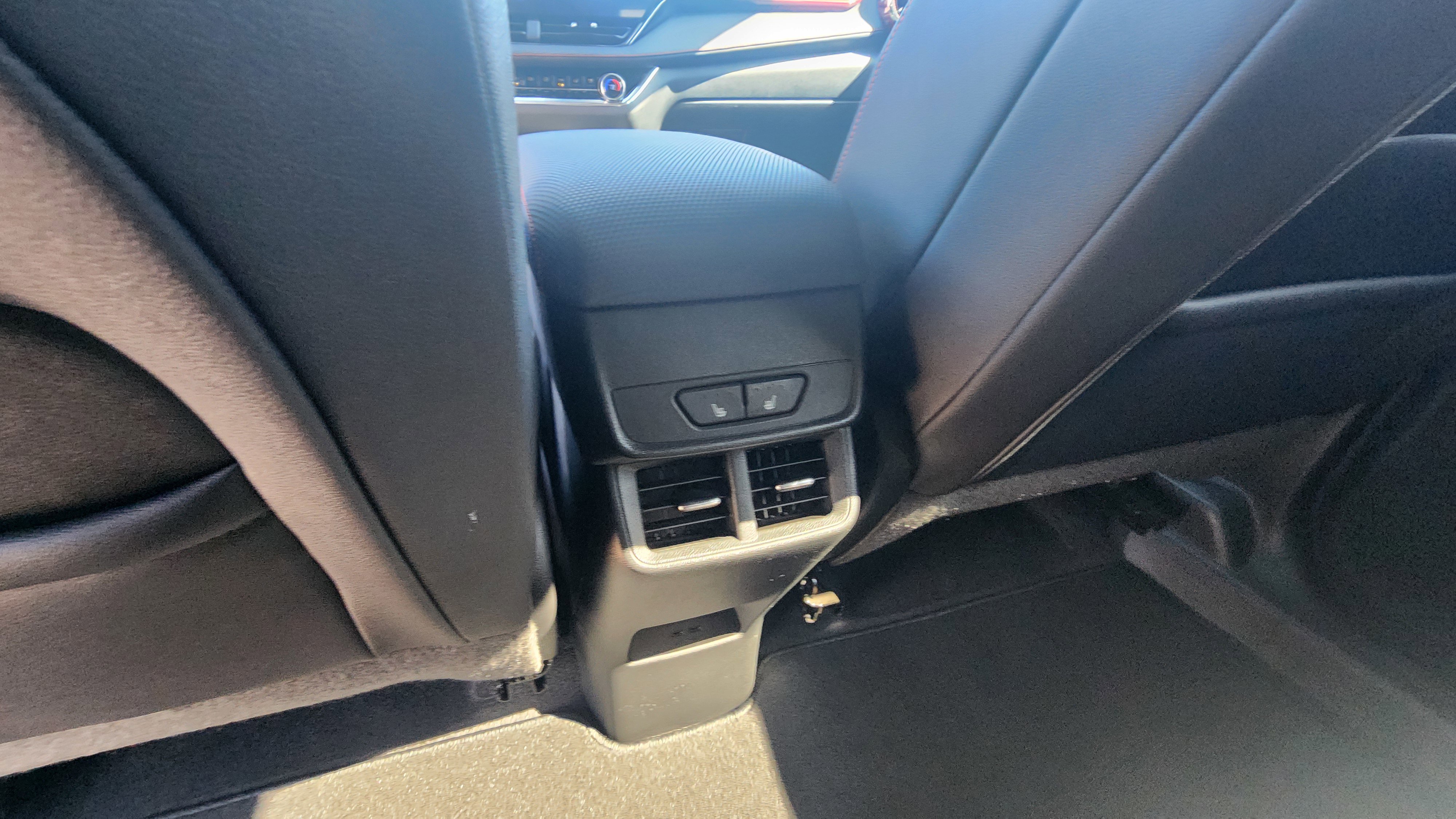 Used 2025 Chevrolet Equinox RS w/ Safety and Technology Package AWD/4WD image 18