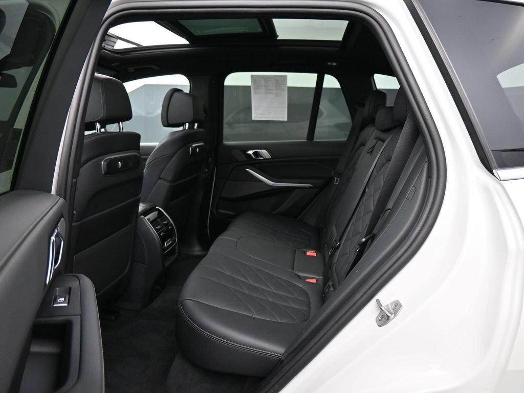 Used 2024 BMW X5 xDrive40i w/ Premium Package AWD/4WD image 17
