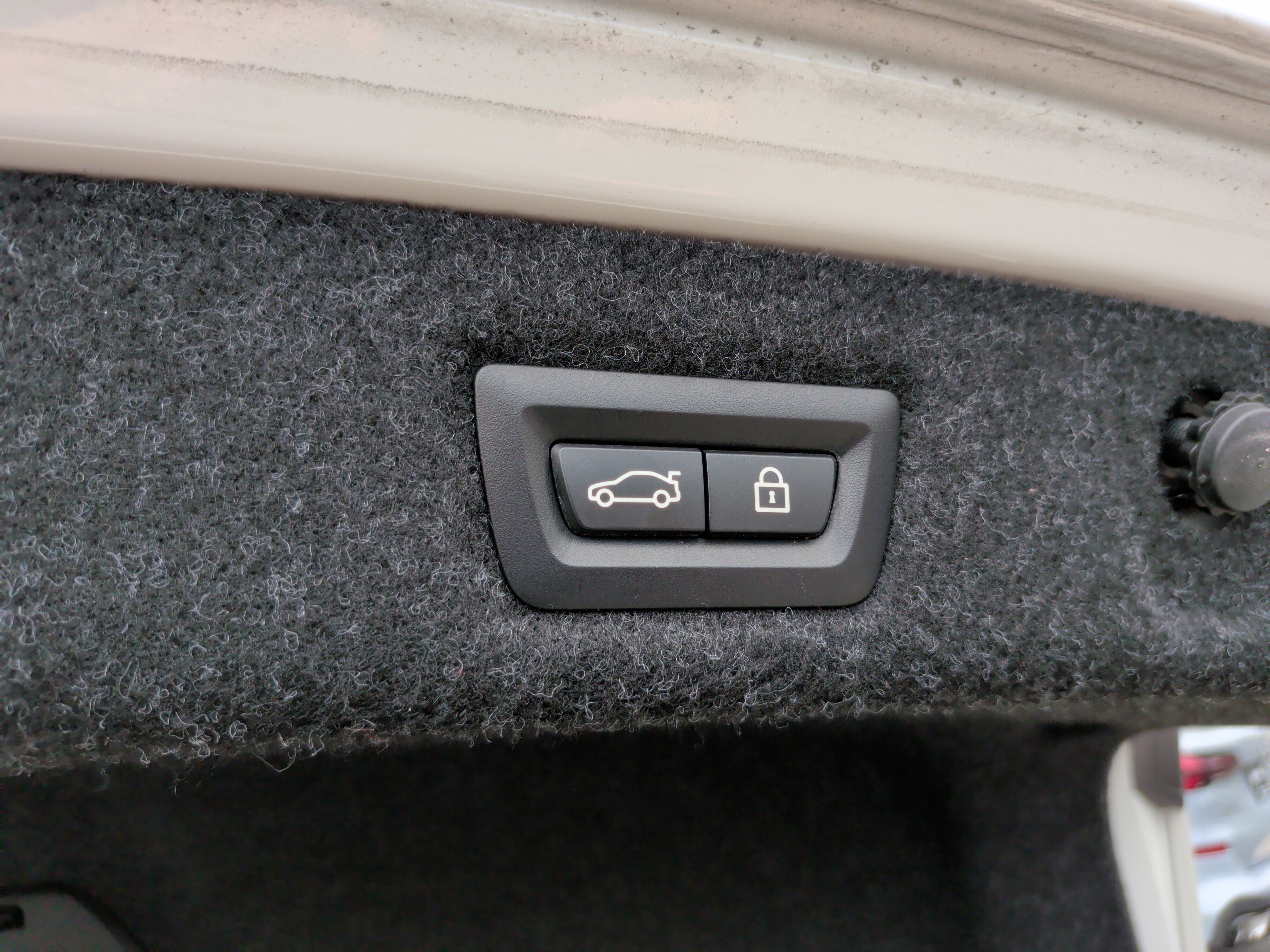 Used 2022 BMW M550i xDrive w/ Dynamic Handling Package image 39