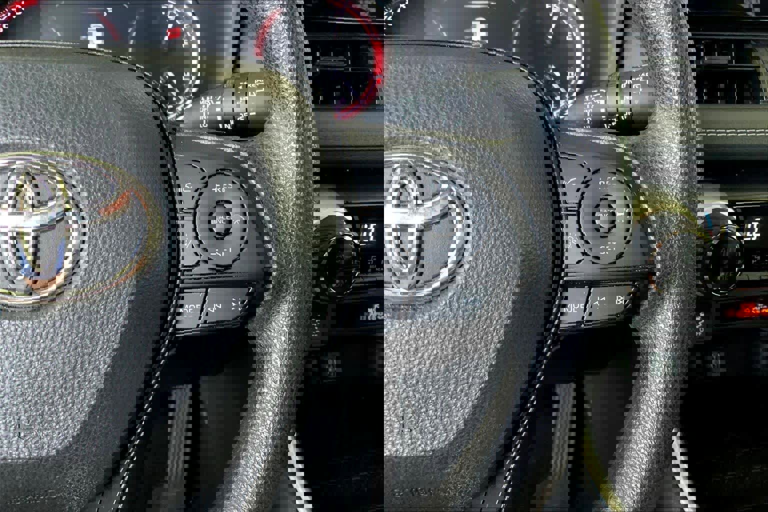 Used 2023 Toyota RAV4 XLE image 24