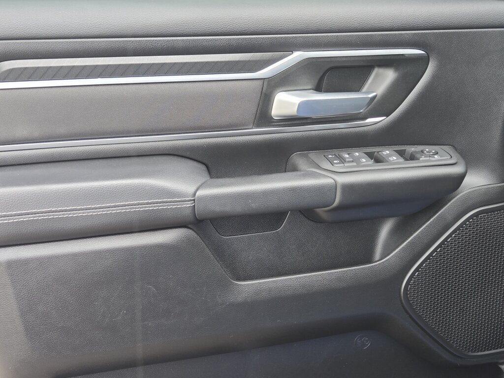 Used 2025 RAM 1500 Big Horn AWD/4WD image 7