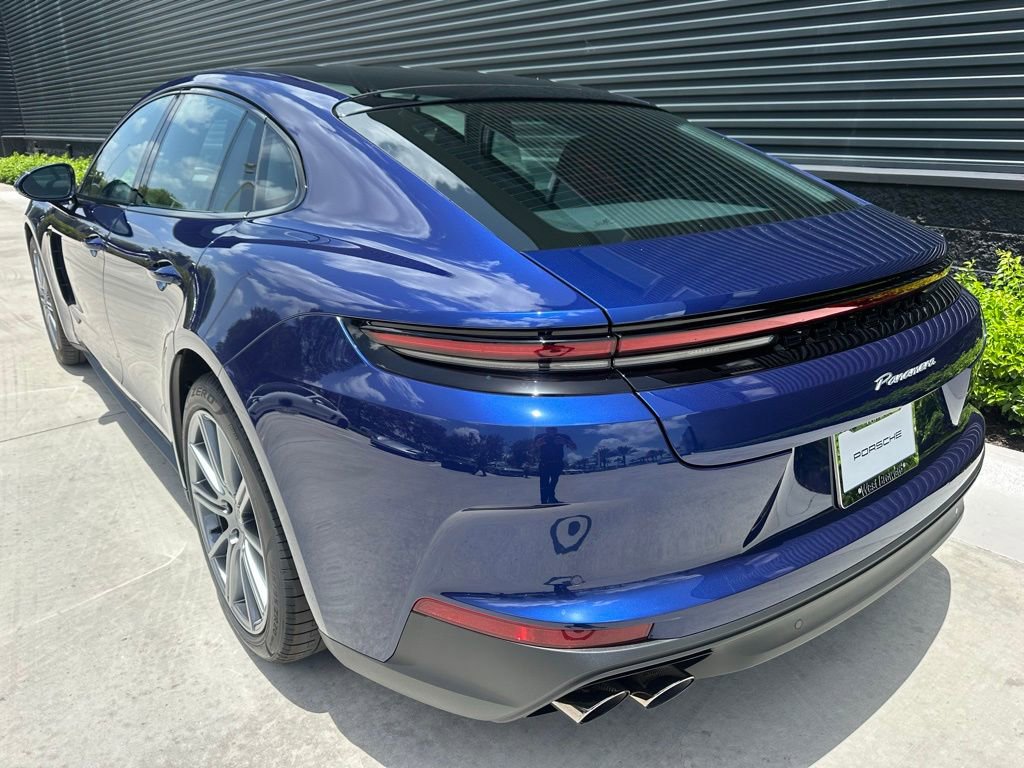Used 2025 Porsche Panamera image 3