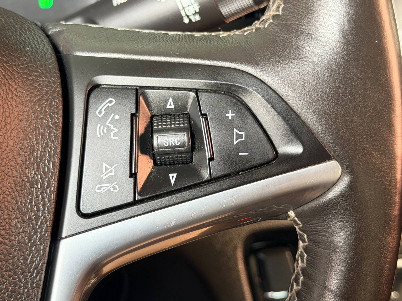 Used 2017 Buick Encore Essence FWD image 29