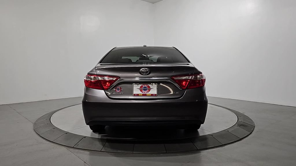 Used 2016 Toyota Camry LE FWD image 4