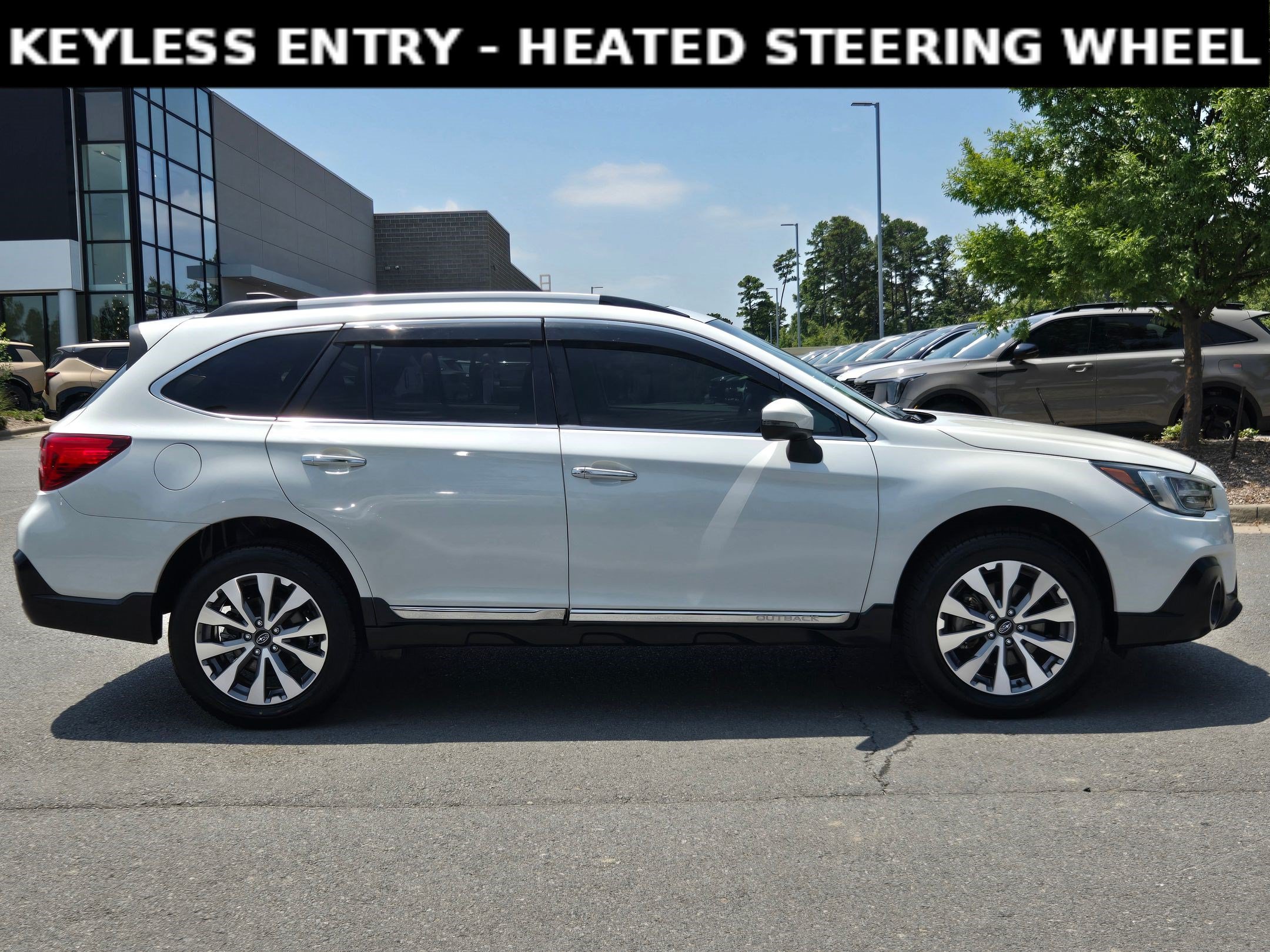 Used 2019 Subaru Outback 2.5i Touring AWD/4WD image 8