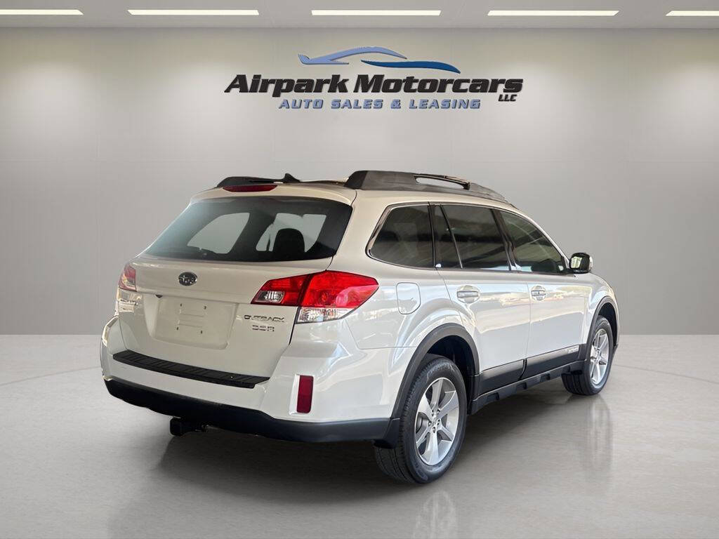 Used 2013 Subaru Outback 3.6R Limited w/ Special Appearance Pkg image 5