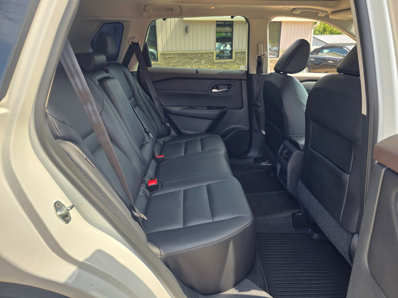 Used 2022 Nissan Rogue SL w/ SL Premium Package image 24