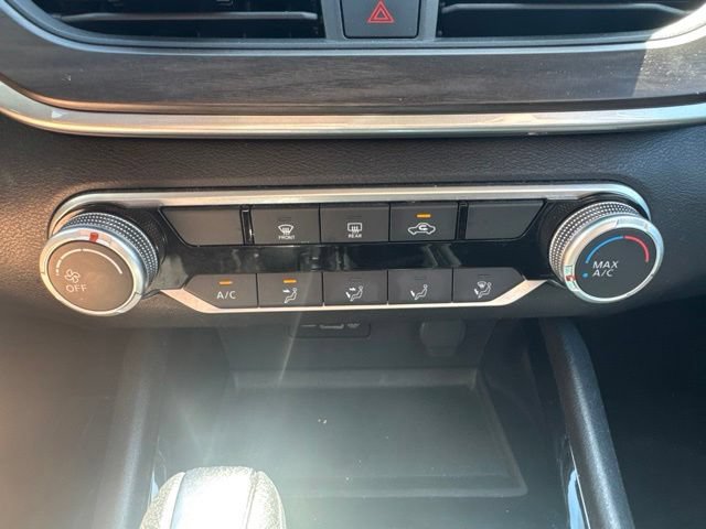 Used 2024 Nissan Altima 2.5 SV FWD image 6