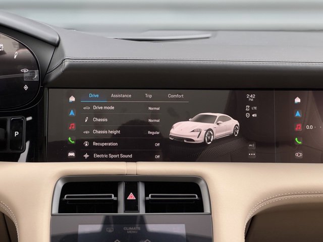 New 2024 Porsche Taycan 4S image 30