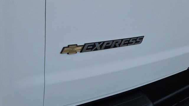 New 2026 Chevrolet Express 2500 w/ Driver Convenience Package RWD image 28
