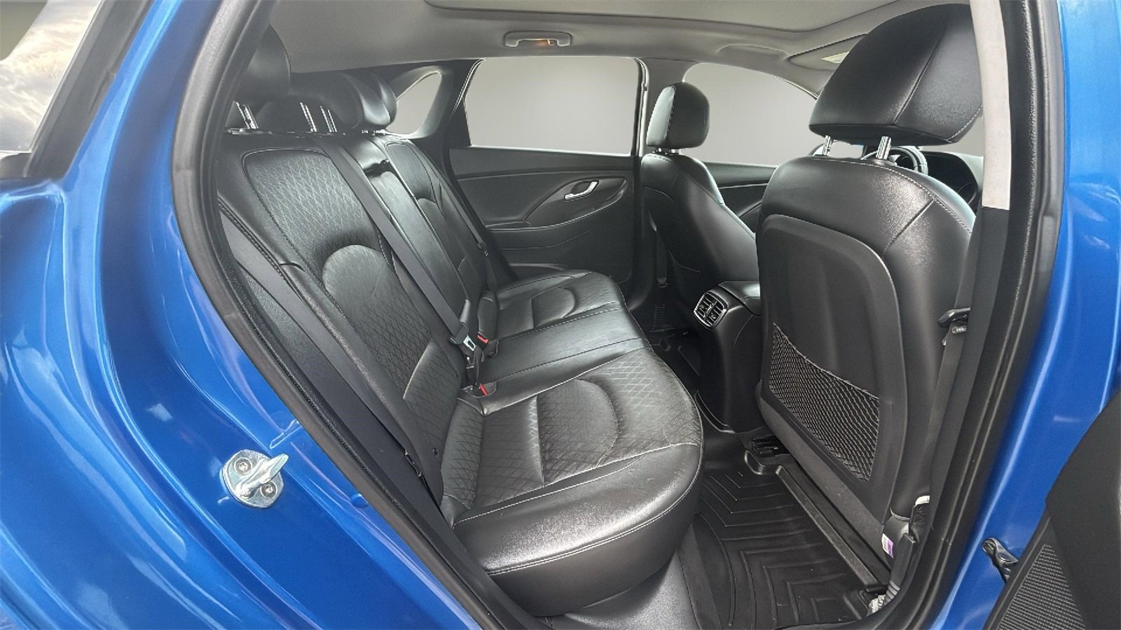 Used 2018 Hyundai Elantra GT w/ Tech Package 03 image 11