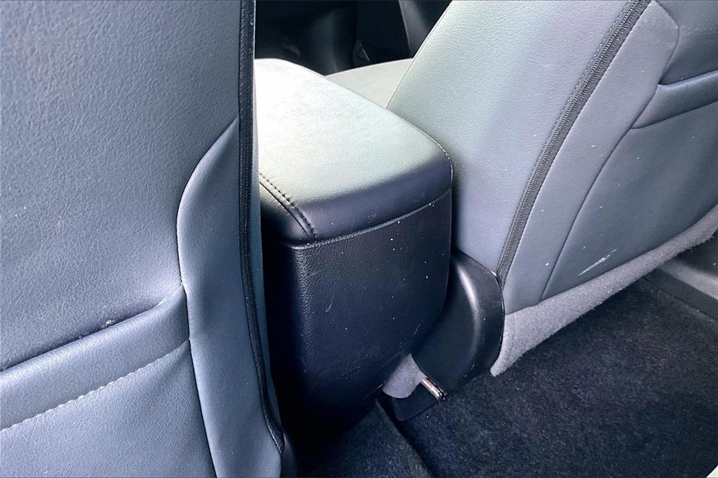 Used 2014 Toyota RAV4 Limited image 30