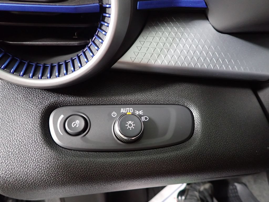 New 2026 Chevrolet Trax LS w/ LS Convenience Package FWD image 22