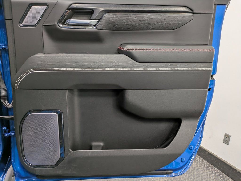 Used 2023 GMC Sierra 1500 AT4X image 25