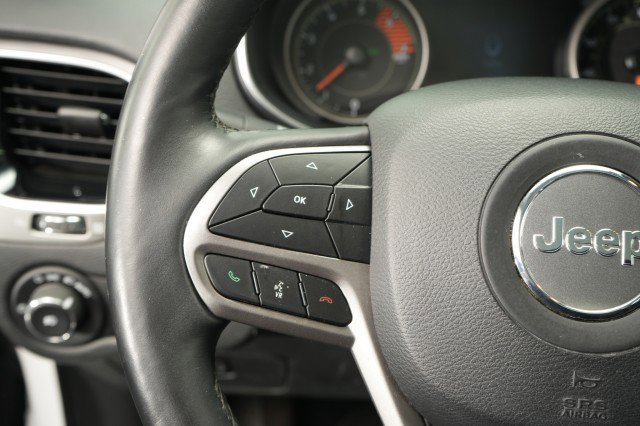 Used 2019 Jeep Cherokee Limited w/ Luxury Group AWD/4WD image 29