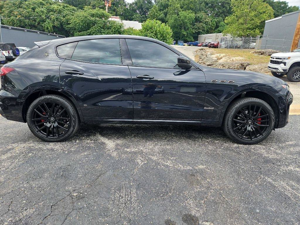 Used 2019 Maserati Levante GranSport AWD/4WD image 7