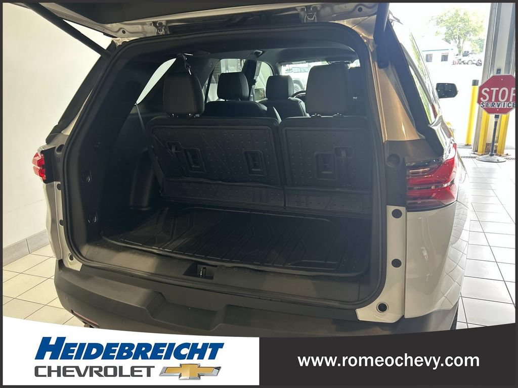 Certified 2022 Chevrolet Traverse RS w/ LPO, Floor Liner Package FWD image 15