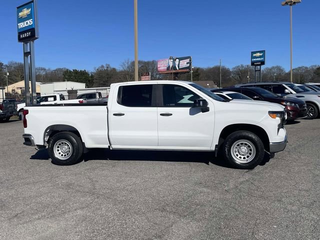 Used 2022 Chevrolet Silverado 1500 W/T w/ WT Value Package AWD/4WD image 2