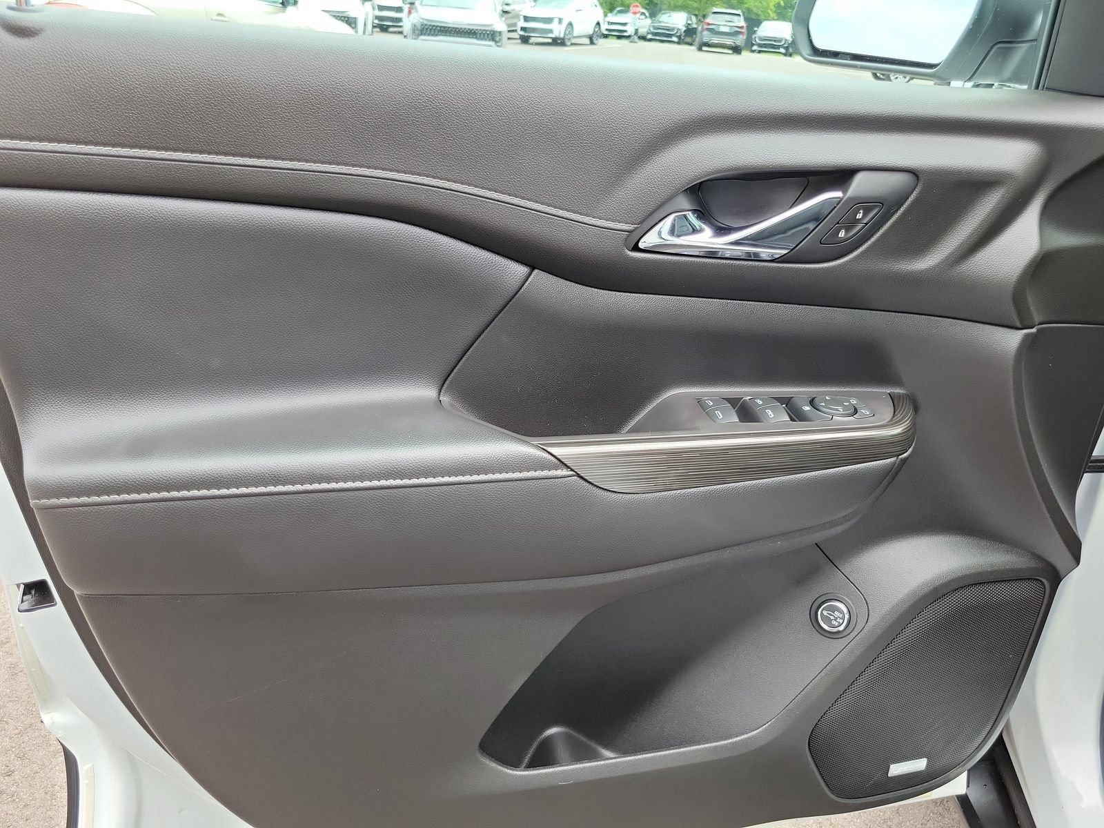 Used 2020 GMC Acadia SLT w/ Trailering Package FWD image 7