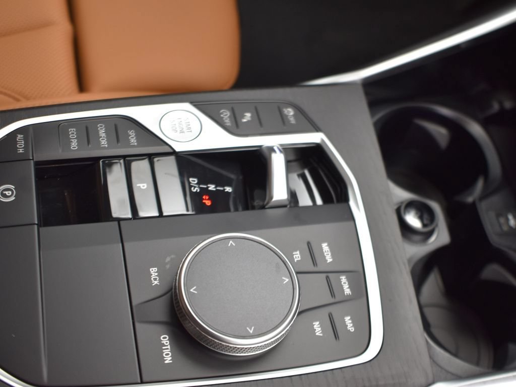 New 2026 BMW 330i Sedan w/ Convenience Package RWD image 24