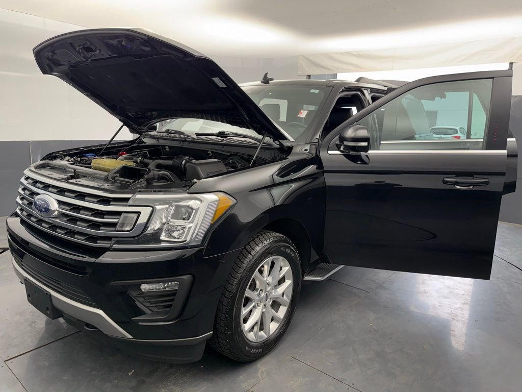 Used 2020 Ford Expedition XLT w/ Equipment Group 202A AWD/4WD image 16