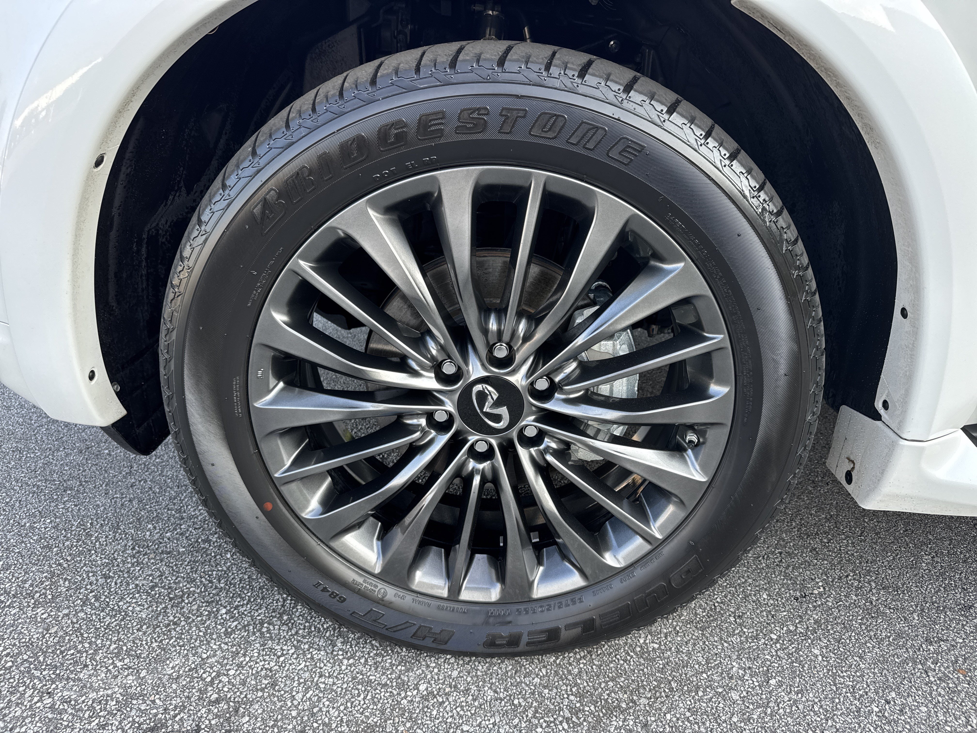 Used 2024 INFINITI QX80 Sensory AWD/4WD image 18
