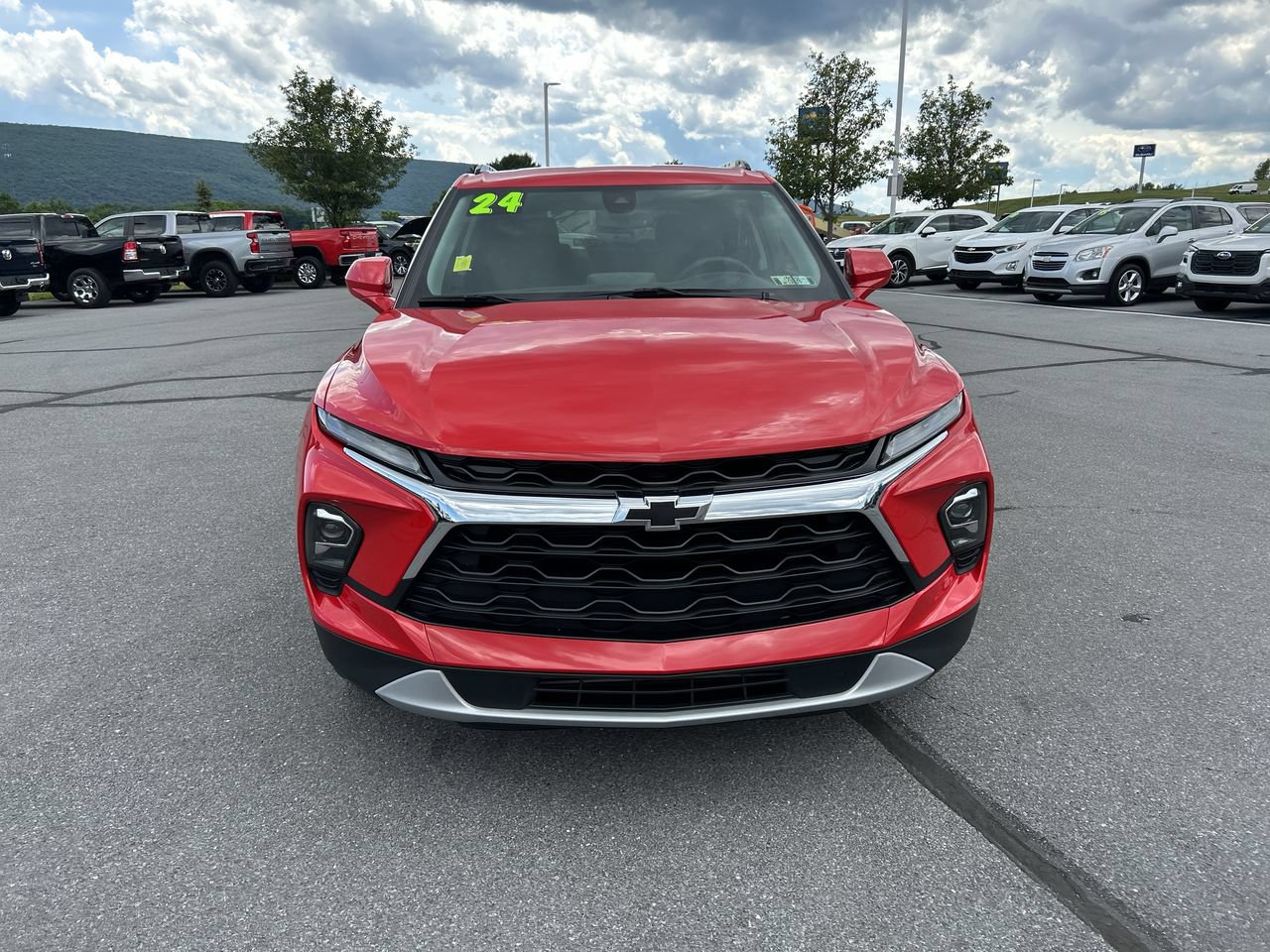 Used 2024 Chevrolet Blazer LT w/ Convenience Package AWD/4WD image 2