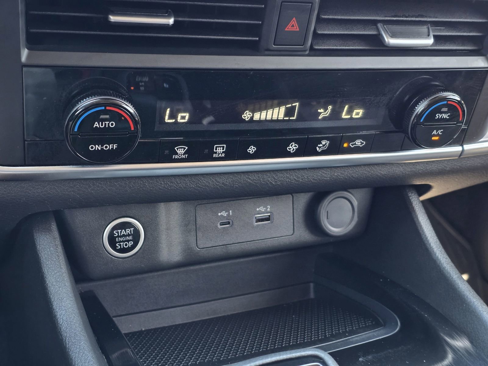 Used 2023 Nissan Rogue SV image 21