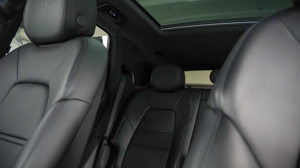 Certified 2023 Porsche Cayenne image 35