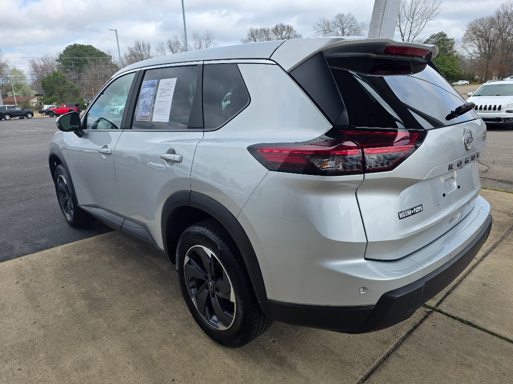 Used 2025 Nissan Rogue SV FWD image 6