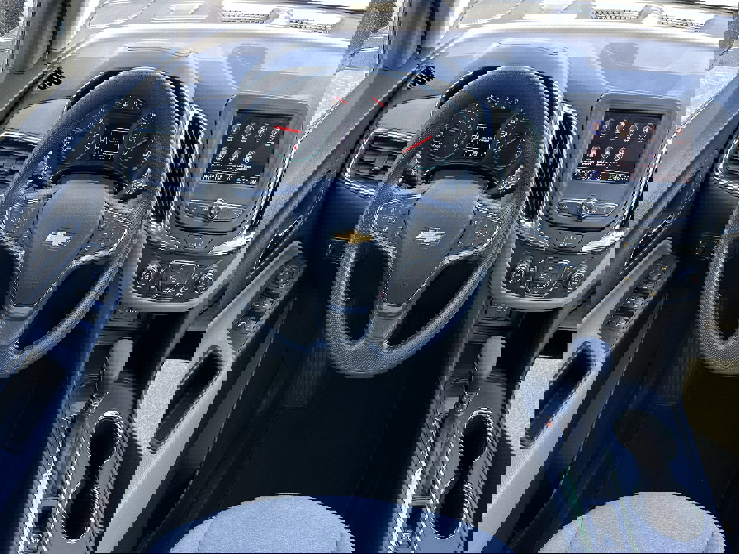 Used 2024 Chevrolet Equinox LS w/ Sport Edition image 10