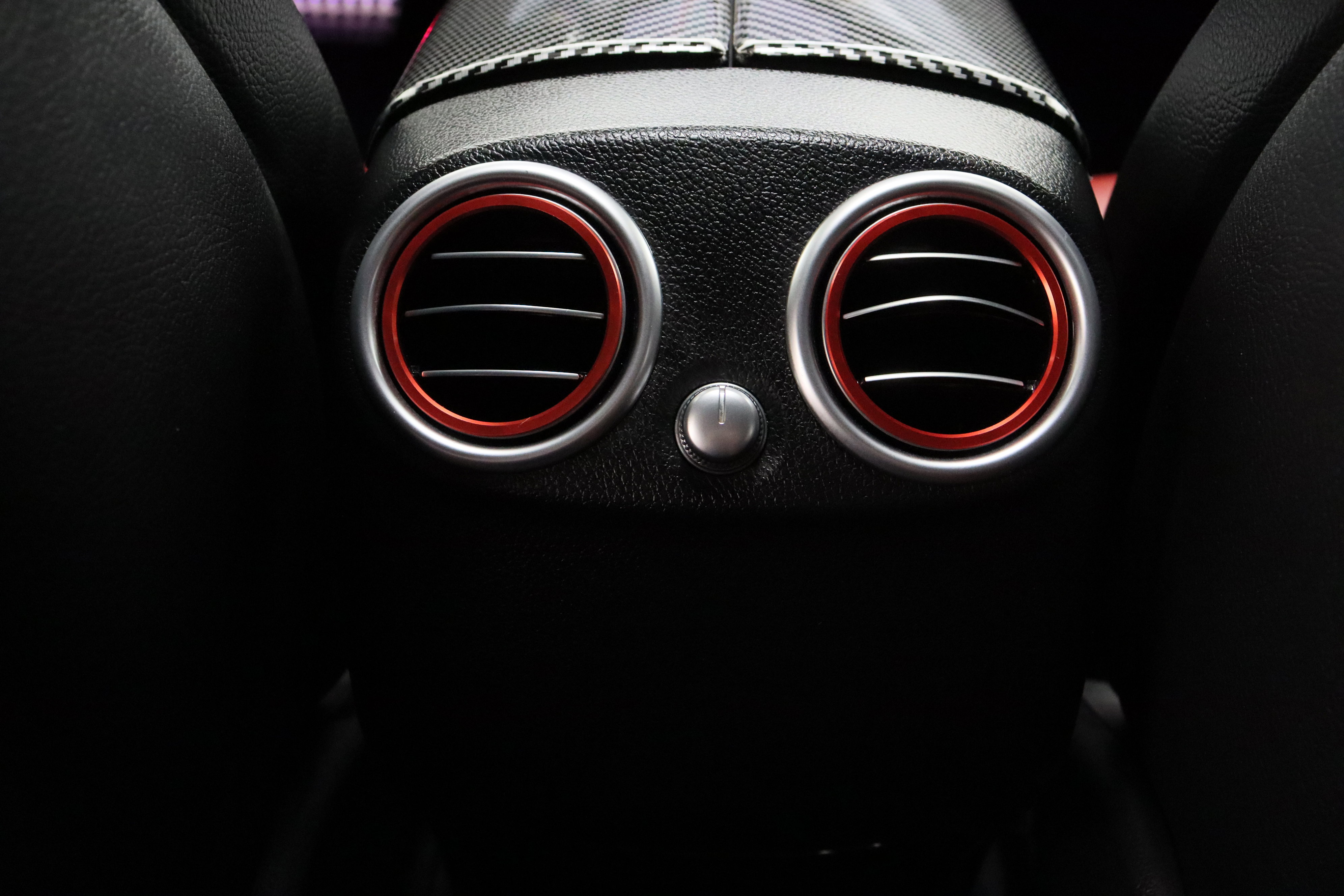 Used 2022 Mercedes-Benz GLC 300 4MATIC Coupe image 32