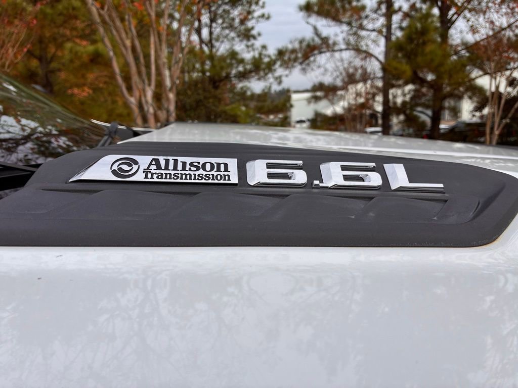 Certified 2024 Chevrolet Silverado 2500 Custom w/ Custom Convenience Package image 3