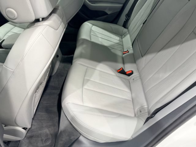 Used 2018 Audi A4 2.0T Ultra Premium w/ Convenience Package FWD image 16