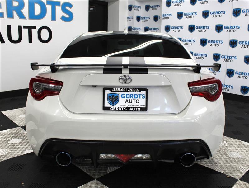 Used 2017 Toyota 86 860 Special Edition RWD image 3