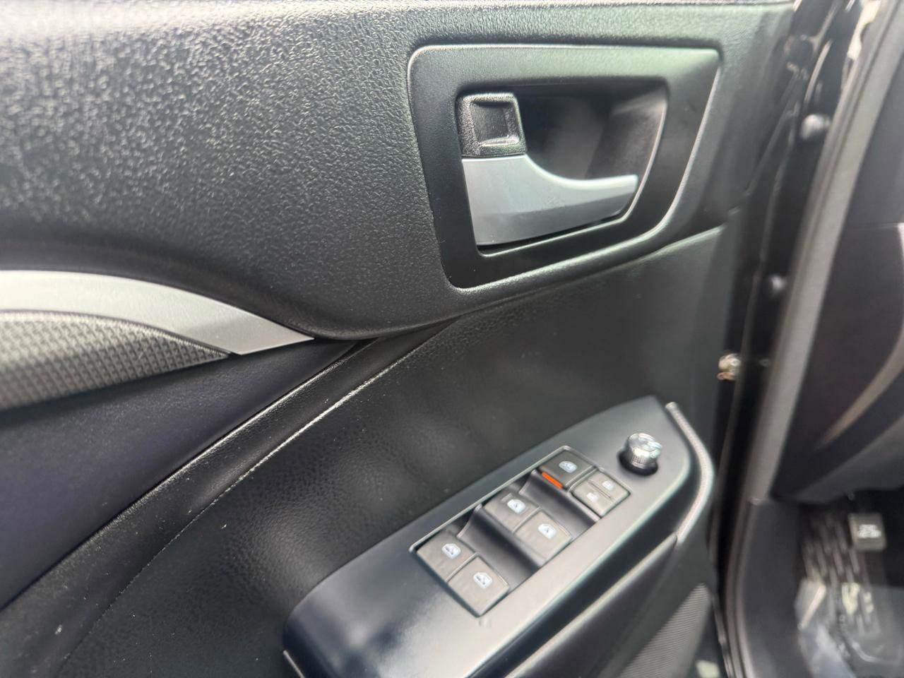 Used 2017 Toyota Highlander SE AWD/4WD image 40