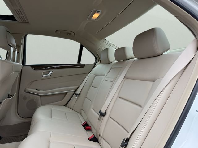 Used 2014 Mercedes-Benz E 350 4MATIC Sedan image 9