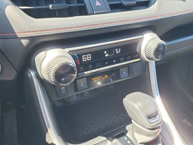 Used 2022 Toyota RAV4 SE image 32