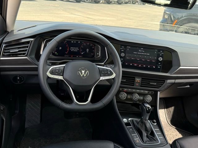 Used 2024 Volkswagen Jetta SEL image 5