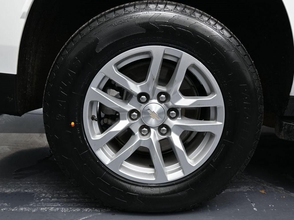 Used 2023 Chevrolet Suburban LT image 13