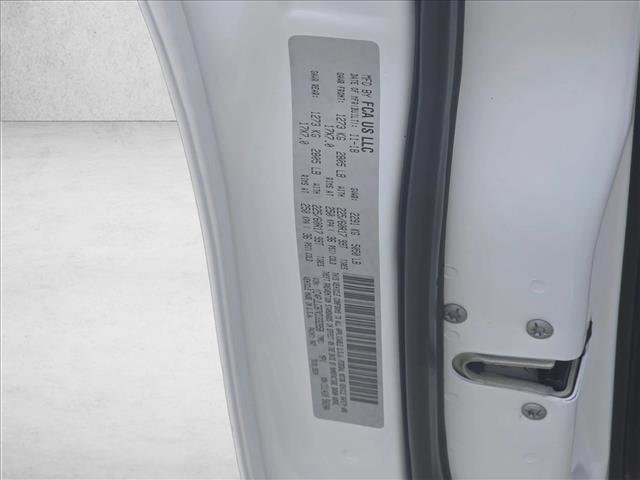 Used 2019 Jeep Cherokee Latitude w/ Popular Appearance Group image 15