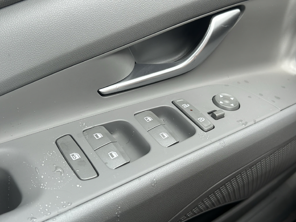 New 2026 Hyundai Elantra SE FWD image 22