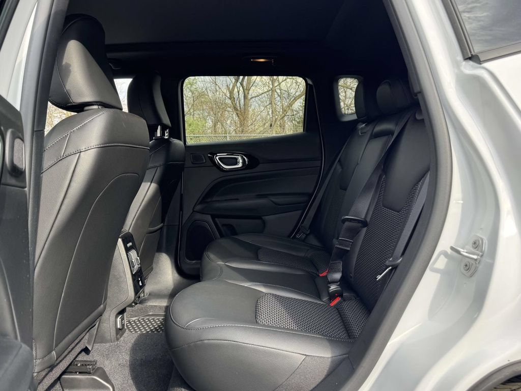 New 2026 Jeep Compass Latitude w/ Sun and Sound Group AWD/4WD image 15